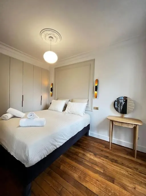 Appartement Luxe Place Paris Apartment