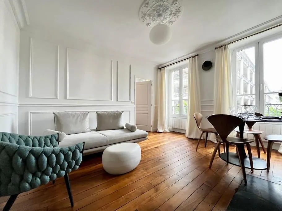 Appartement Luxe Place Paris