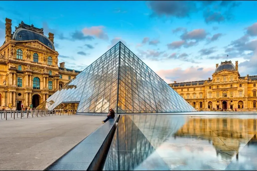 Apartment Appartement Luxe Place Paris