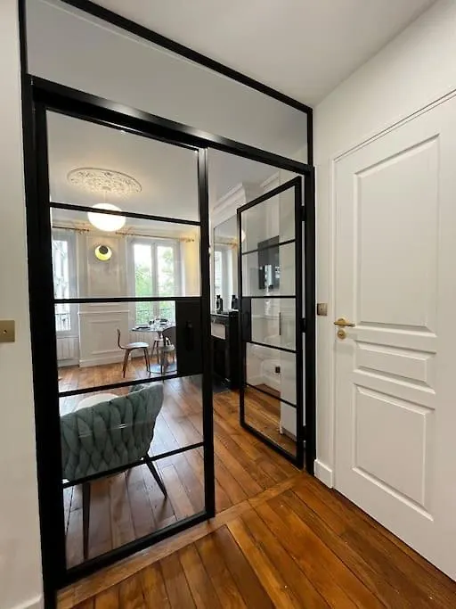 Appartement Luxe Place Paris 0*,  France